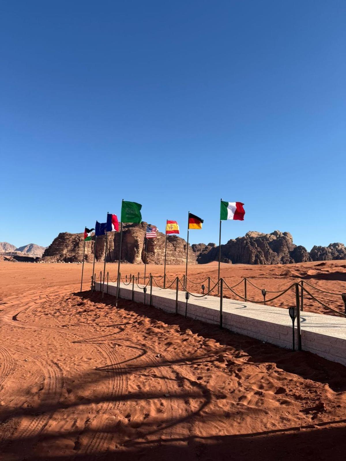 Falling Stars Camp Wadi Rum Exterior foto